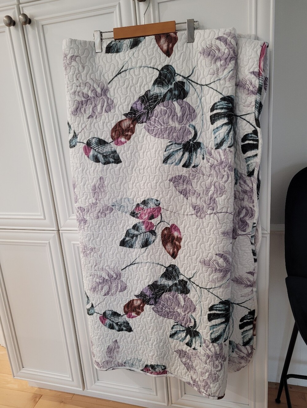 Queen Quilt Floral Pattern Manufactured quilting
